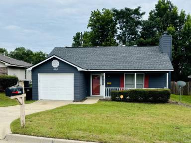 Main picture of 808 Arlington Dr