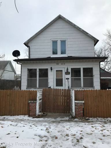 Main picture of 423 W 5th St