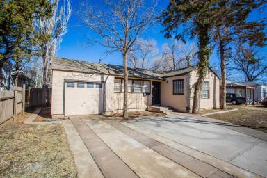 Main picture of 2414 32nd St