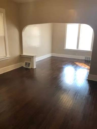 Main picture of 1216 W Madison St