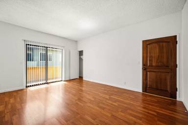 Main picture of 1252 Granville Ave