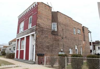 Main picture of 1635 Roberts Ave