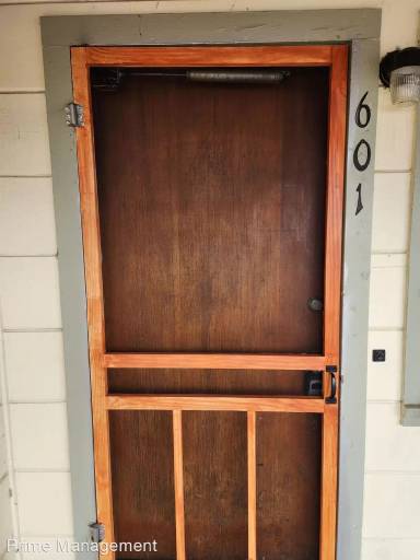 Main picture of 601 Grand Canyon Blvd