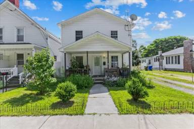 Main picture of 68 Nason St