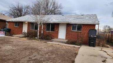 Main picture of 300 21st Ave
