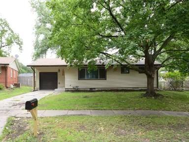 Main picture of 1828 Riviera Dr