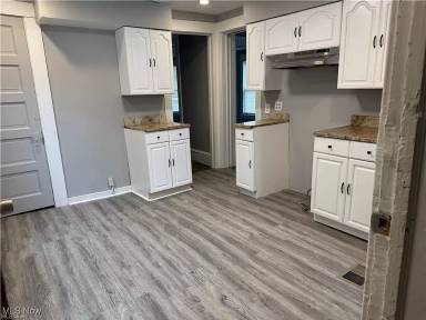 Main picture of 10801 Hull Ave
