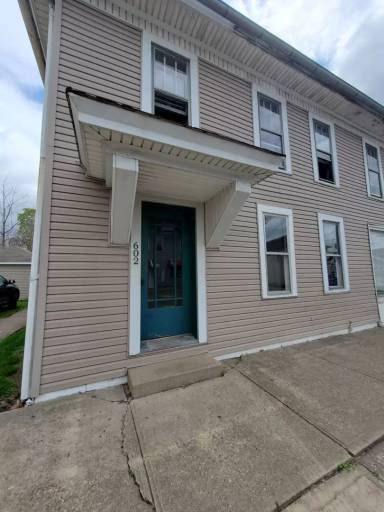 Main picture of 600 N Columbus St