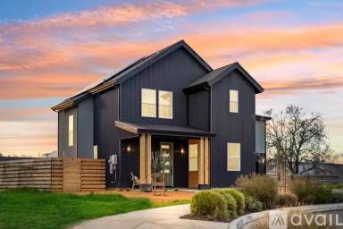 Main picture of 2450 Neighborly Way