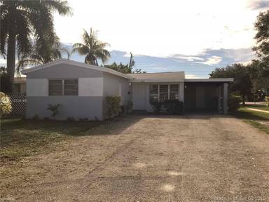 Main picture of 6670 Charleston St