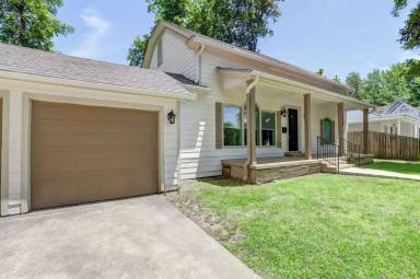 Main picture of 2408 Magnolia St