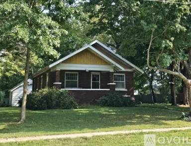 Main picture of 217 W Elm St