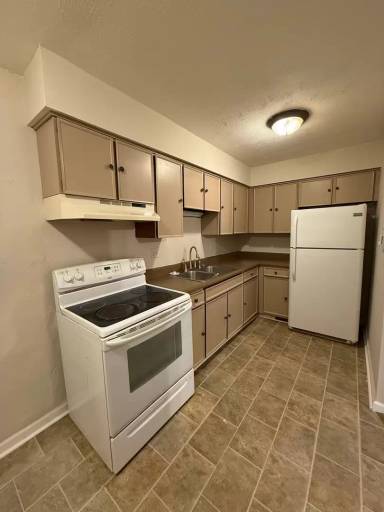 Main picture of 261 N Main St