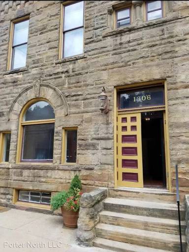 Main picture of 1306 Buena Vista St