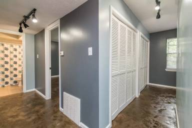 Main picture of 185 Donabrook Ct. - B7