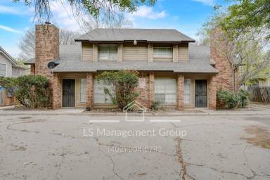 Main picture of 7517 Oak Chase