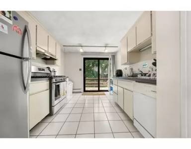 Main picture of 55 S Walnut St