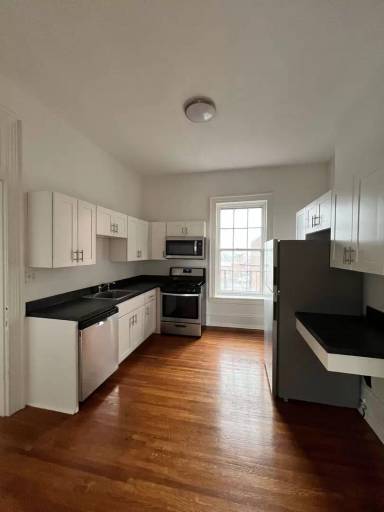 Main picture of 127 E Market St