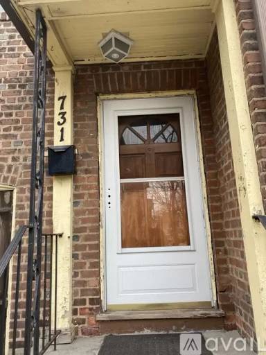 Main picture of 731 Boston Ave