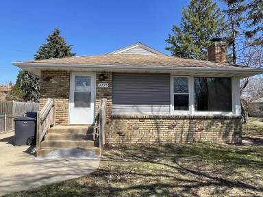 Main picture of 2735 Marshall St NE