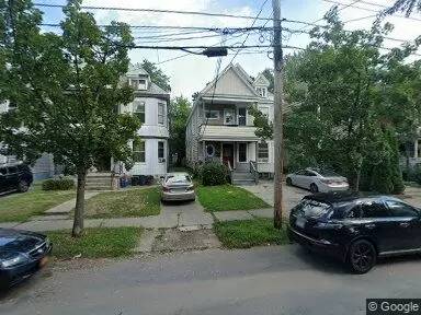 Main picture of 120 Park Pl