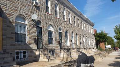 Main picture of 2650 Wilkens Ave