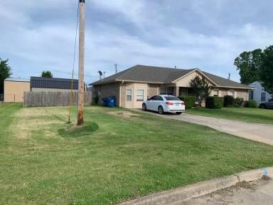 Main picture of 2038 N 15th St