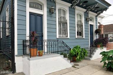 Main picture of 1413 Burgundy St