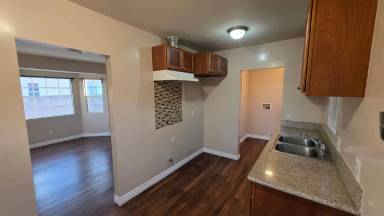 Main picture of 11307 S Grevillea Ave