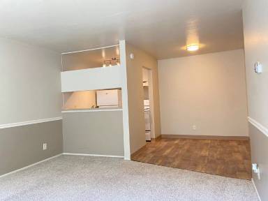 Main picture of 2425 Capitol Ave