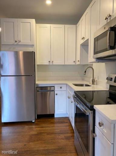 Main picture of 499 Beacon St