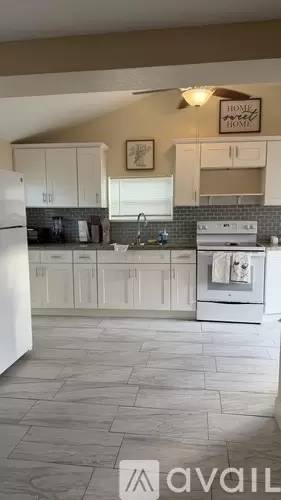 Main picture of 807 N Matanzas Ave