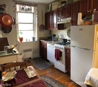 Main picture of 107 Gordon St