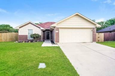 Main picture of 3113 Royal Crest Dr