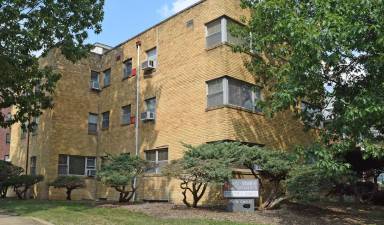 Main picture of 312 W Clark St