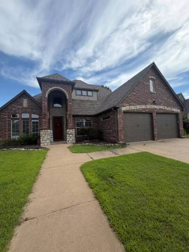 Main picture of 16406 E 50th Pl