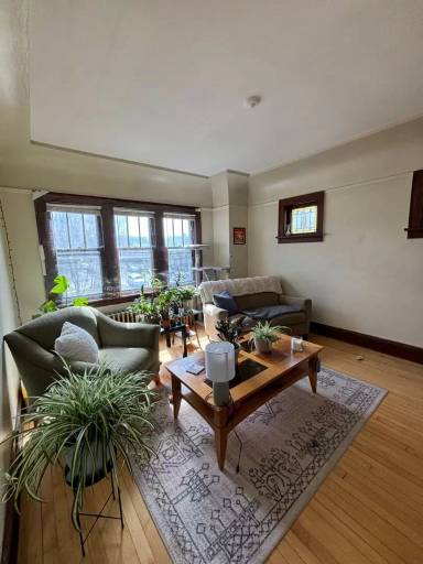 Main picture of 3206 N Fratney St 802 Auer Ave