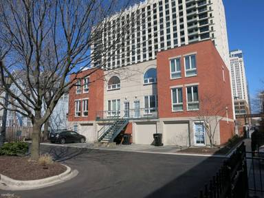 Main picture of 1313 S Plymouth Ct