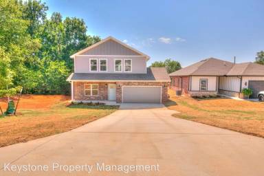 Main picture of 316 W 3rd St