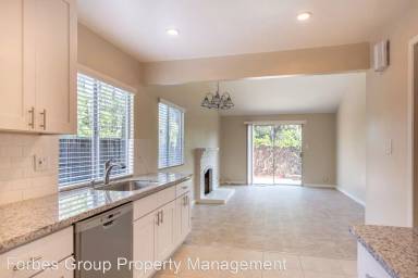 Main picture of 351 Spode Way