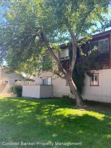 Main picture of 2766 Oak St