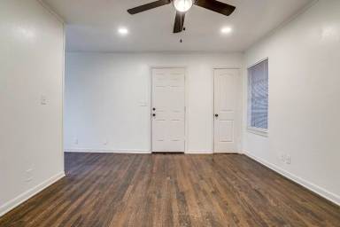 Main picture of 3428 W 6th St