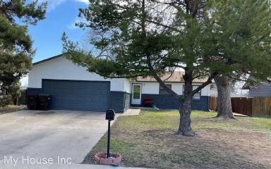 Main picture of 900 Timber Ln