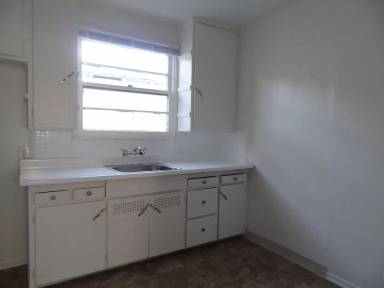Main picture of 10828 1/2 White St