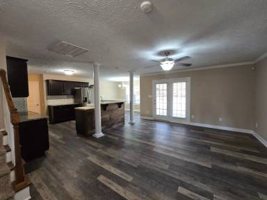 Main picture of 237 Gertie Ct