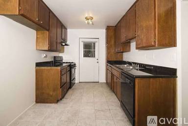 Main picture of 12021 Burbank Blvd