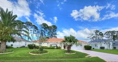 Main picture of 13 Edgewater Dr
