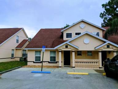 Main picture of 861 N Rembrandt Way