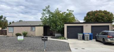 Main picture of 2732 N Siesta Ln