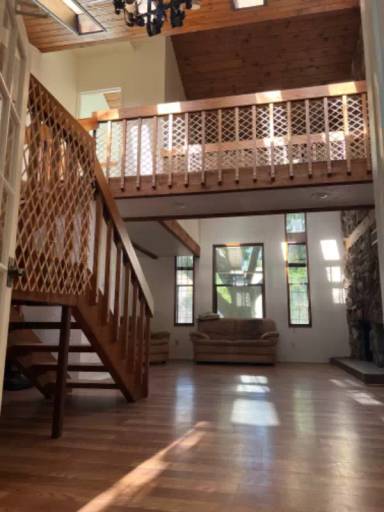 Main picture of 15516 Plummer St
